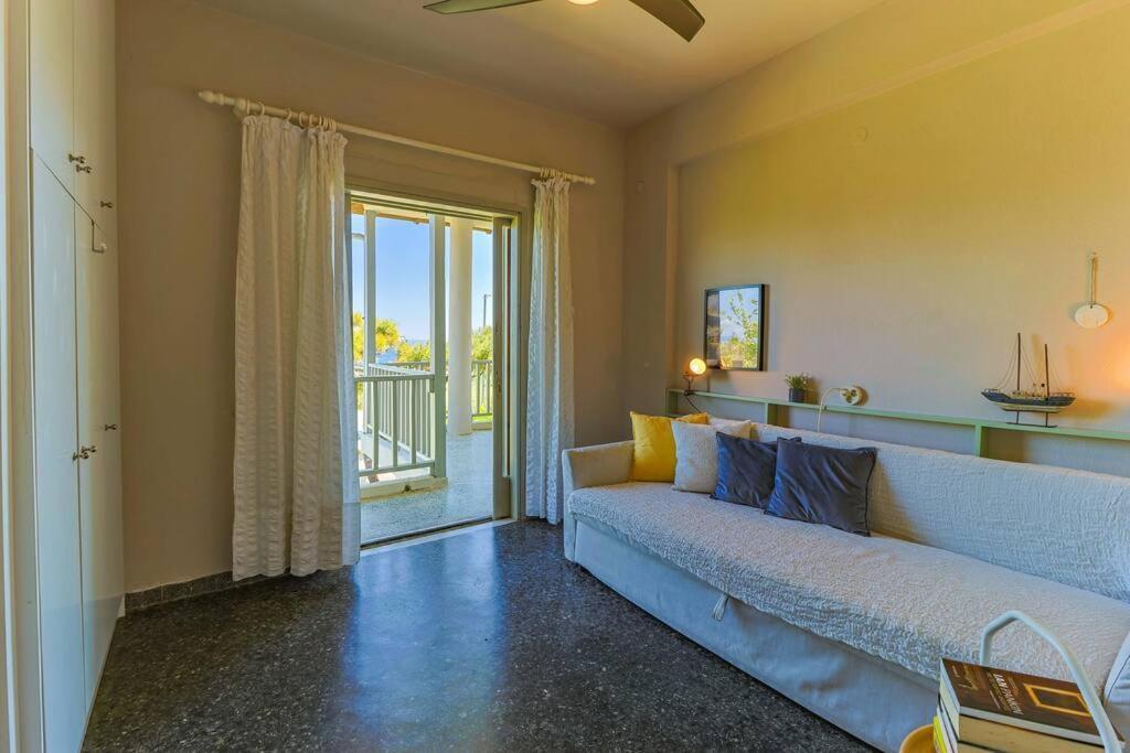 The Bright House By The Sea Villa Afytos Bagian luar foto