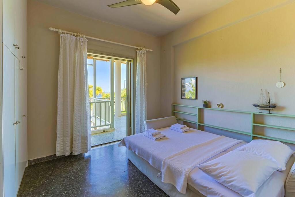 The Bright House By The Sea Villa Afytos Bagian luar foto