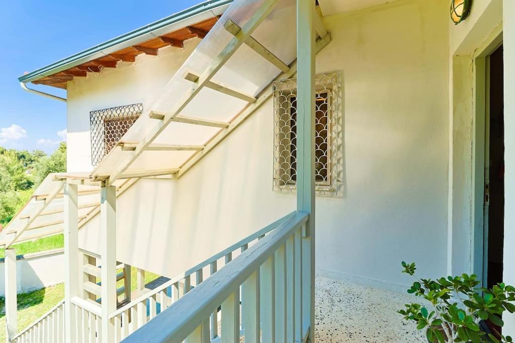 The Bright House By The Sea Villa Afytos Bagian luar foto